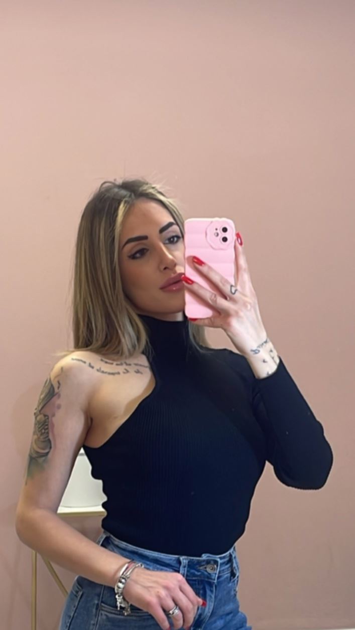 Immagine di MAGLIA MONOSPALLA NERA